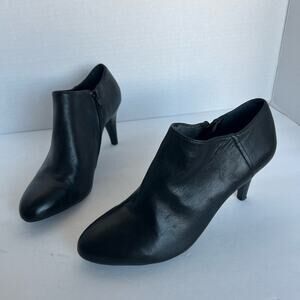 Antonio Melani Noleta Black Leather Heeled Ankle Shootie Boots Size 9